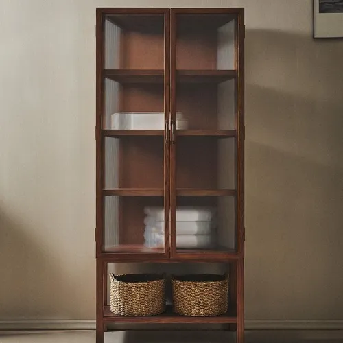 VITRINA MADERA FRESNO PUERTAS VIDRIO - Aparadores y recibidores, Uruguay | Zara Home