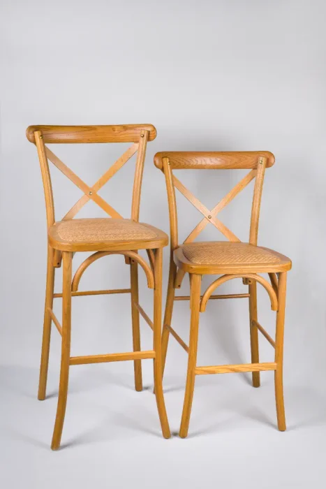 Banqueta Cross Marrón en Madera natural - Sillas, Uruguay | Victoriana, vista 5