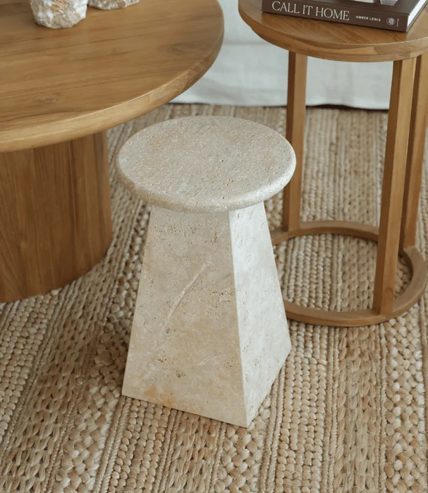 MESA LATERAL CESAR S TRAVERTINO en Beige - Butacas, banquetas y puffs, Uruguay | Masinfinito Casa, vista 2