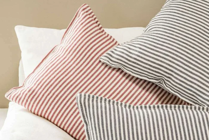 ALMOHADON LINO ALTO GRAMAJE RAYAS ROJAS - 70 X 43 CMS en Rojo - Textiles, Uruguay | La Iberica, vista 8