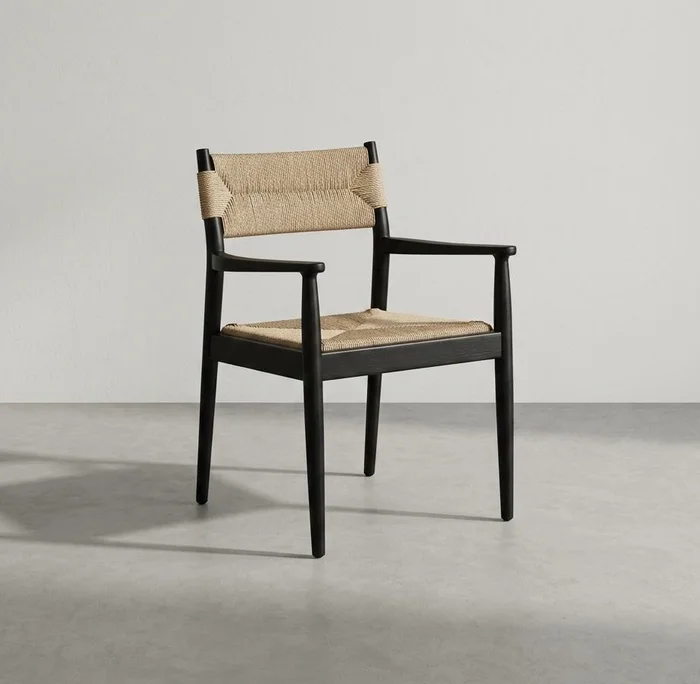 Silla en madera teca negra y fibra con posabrazos - Sillas, Uruguay | Entrecasa