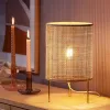 Lámpara de mesa Borneo chica en Madera natural - Lámparas de mesa, Uruguay | Alta Gracia Deco, vista 7 de 8