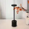 Lampara de mesa Iris recargable USB en Negro - Lámparas de mesa, Uruguay | Alta Gracia Deco, vista 4 de 7