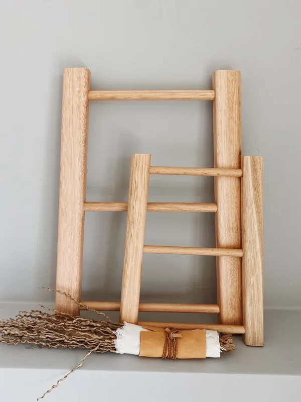Escalera chica en madera en Madera natural - Decoración, Uruguay | Dreams On Time, vista 3