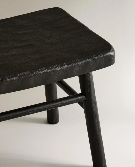 TABURETE MARTILLADO MINI MADERA en Negro - Sillas, Uruguay | Zara Home, vista 4