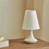 LAMPARA DE MESA BASE PORCELANA 16X16X30CM BLANCO en Blanco - Lámparas de mesa, Uruguay | Koz, vista 3 de 4