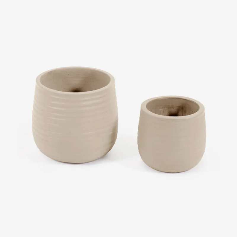 Set Sory de 2 macetas de terracota con acabado gris Ø 28 cm / Ø 36 cm en Madera natural - Muebles para el exterior, Uruguay | Kavehome