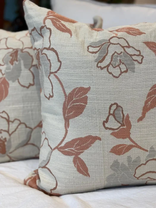 Almohadon beige con estampa en Multicolor - Textiles, Uruguay | FMB, vista 2