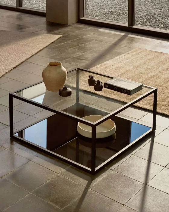 Mesa de centro Blackhill - 80 x 80 cm cristal y acero acabado negro en Negro - Mesas de living, Uruguay | Kavehome, vista 2