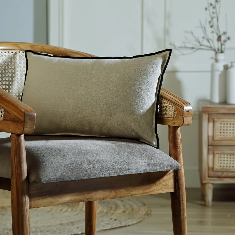 Almohadones en lino con vivos - Sillones y sofás, Uruguay | Pieza Clave, vista 12