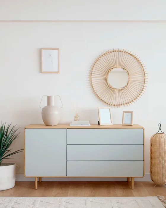 Aparador Anielle - 1 puerta y 3 cajones de madera maciza y chapa de fresno 150 x 78 cm en Blanco - Aparadores y recibidores, Uruguay | Kavehome, vista 2