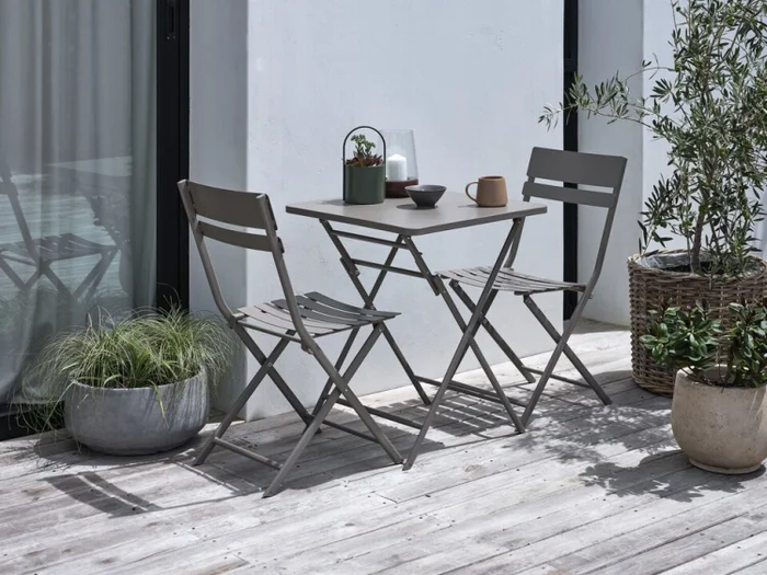 Set de balcón ABORG 60x60 color arena oscuro en Gris - Muebles para el exterior, Uruguay | JYSK, vista 2