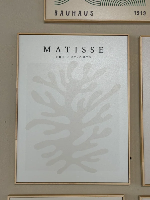 Kit 2 Cuadros - Matisse Beige/Blanco - 30 x 40 en Blanco / Beige / Negro – Material Marco: Pino – Moldura Caja - Decoración de pared, Uruguay | Berna home, vista 3