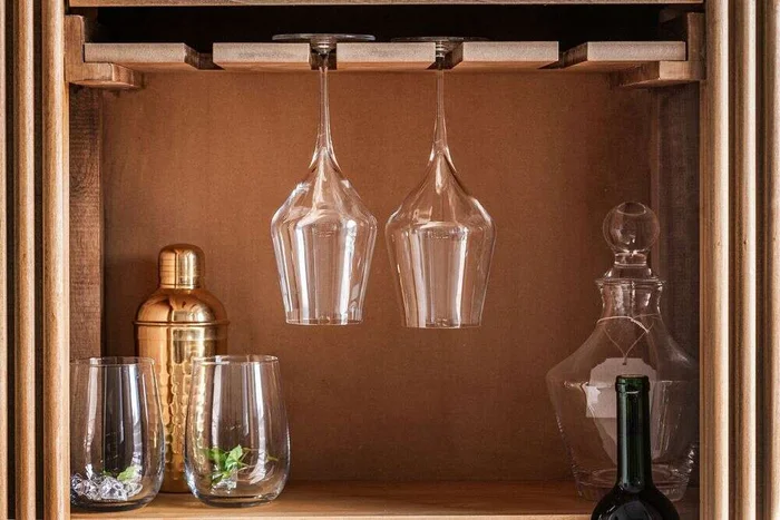 MUEBLE BAR CON BODEGUERO - ALAMO en Madera natural - Bibliotecas, Uruguay | La Iberica, vista 3