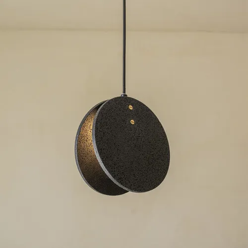 Lámpara de techo Travertino Black en Negro - Lámparas colgantes, Uruguay | De Arcos