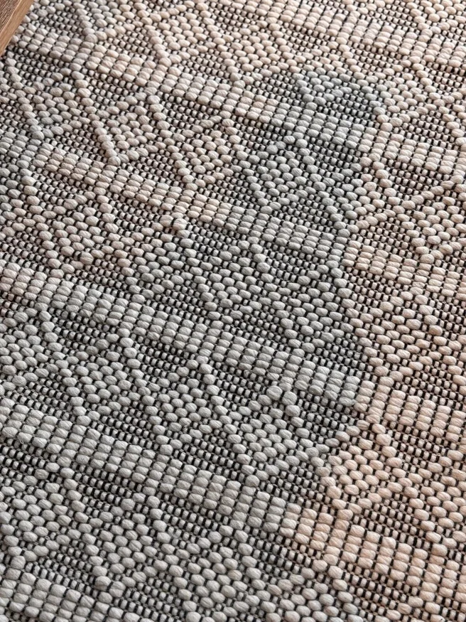 ALFOMBRA LANA ROMBOS RELIEVE CRUDO en Off-white - Textiles, Uruguay | Masinfinito Casa, vista 2