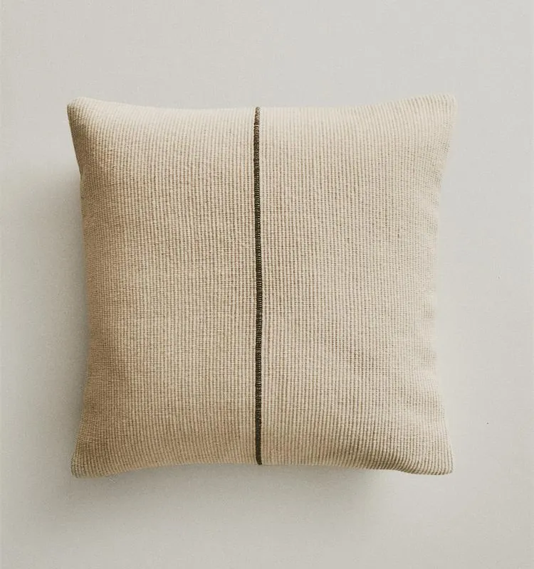 FUNDA COJÍN LÍNEA en Beige - Textiles, Uruguay | Zara Home