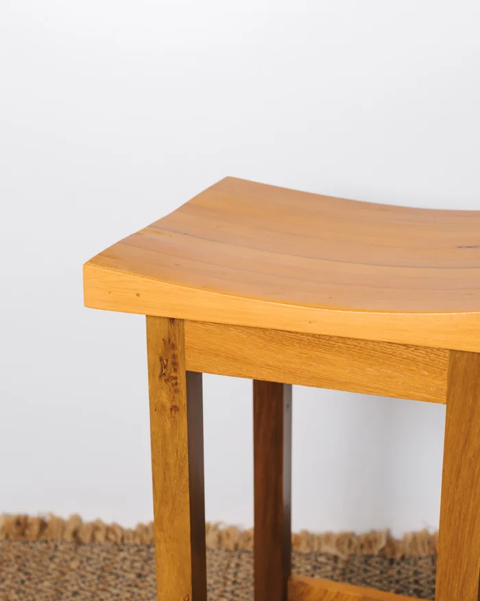 BANQUETA BOWL en Madera natural - Butacas, banquetas y puffs, Uruguay | Fundamento Muebles, vista 2