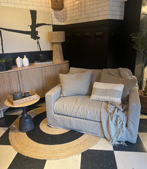 SOFA BISCARROSSE LOVESEAT 130 BEIGE en Gris - Sillones y sofás, Uruguay | Más Infinito Casa, vista 2