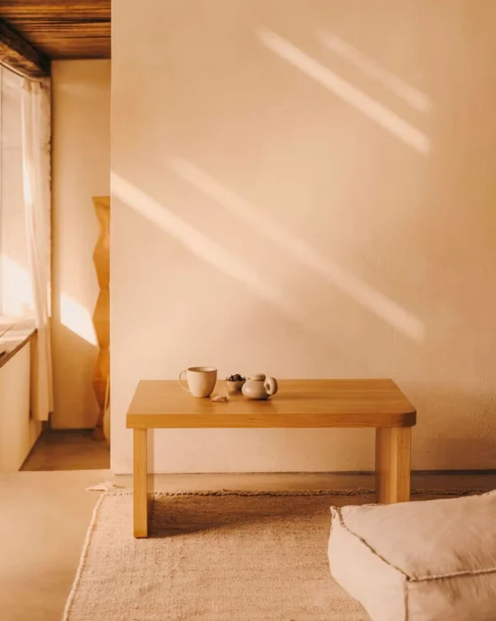 Mesa de centro Oaq de chapa de roble con acabado natural - 89 x 62 cm en Madera natural - Mesas de living, Uruguay | Kavehome, vista 2