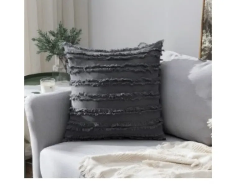 Almohadón con aplique Dark Grey en Gris - Textiles, Uruguay | Finkel