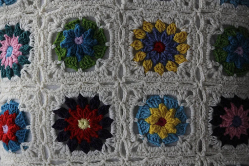 almohadón daisy en Multicolor - Textiles, Uruguay | Proyecto Forma, vista 3