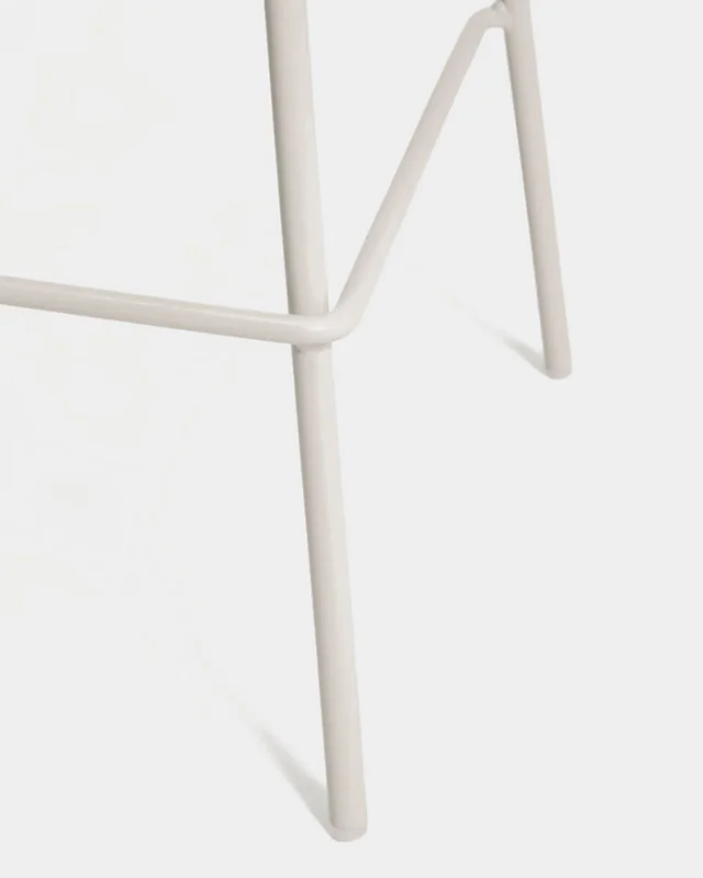Taburete Altea - beige y patas de acero con acabado beige 65 cm en Negro - Butacas, banquetas y puffs, Uruguay | Kavehome, vista 4