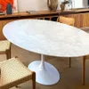 Tulip comedor oval | Eero Saarinen en Negro - Mesas de comedor, Uruguay | Mad for Modern, vista 3 de 4
