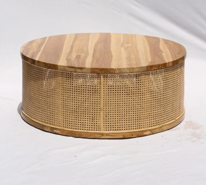 Mesa ratona en teca y esterilla cuadriculada en Madera natural - Mesas de living, Uruguay | Entrecasa, vista 2