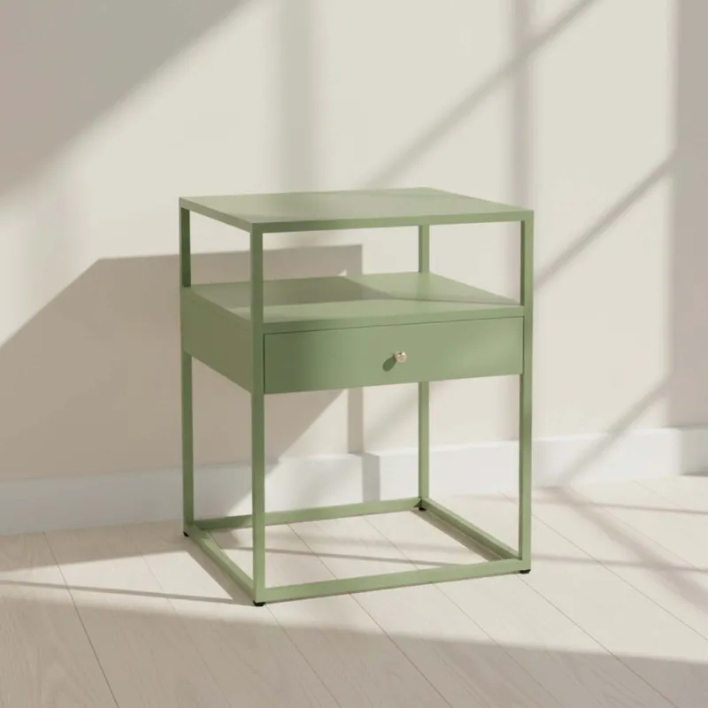 Mesa Lateral Baja Metal Verde Olivia en Verde - Mesas de living, Uruguay | Divino