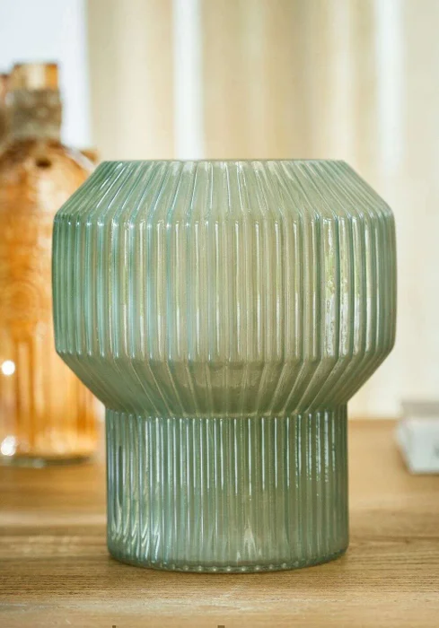 VASIJA NEO VIDRIO FACETADO VERDE - ALTURA 18 CMS en Verde - Jarrones, Uruguay | La Iberica