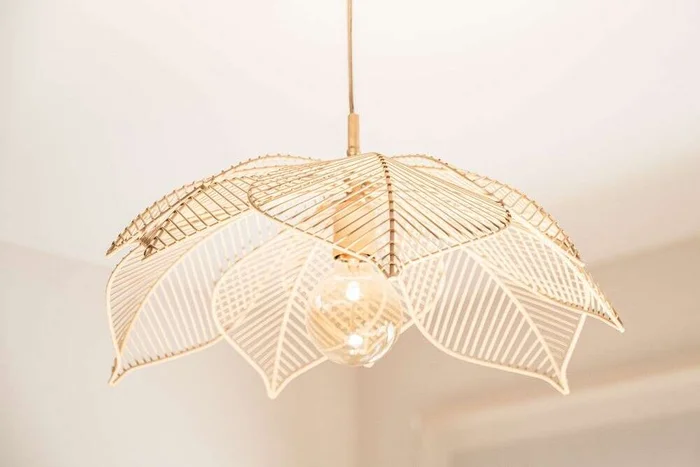 LAMPARA DE TECHO PETALOS - NUDE en Beige - Lámparas colgantes, Uruguay | La Iberica, vista 2