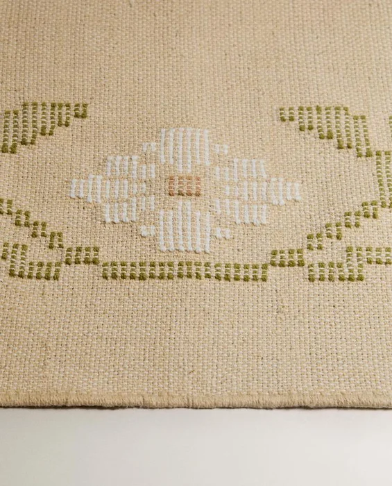 ALFOMBRA JACQUARD FLORES en Beige - Alfombras, Uruguay | Zara Home, vista 4
