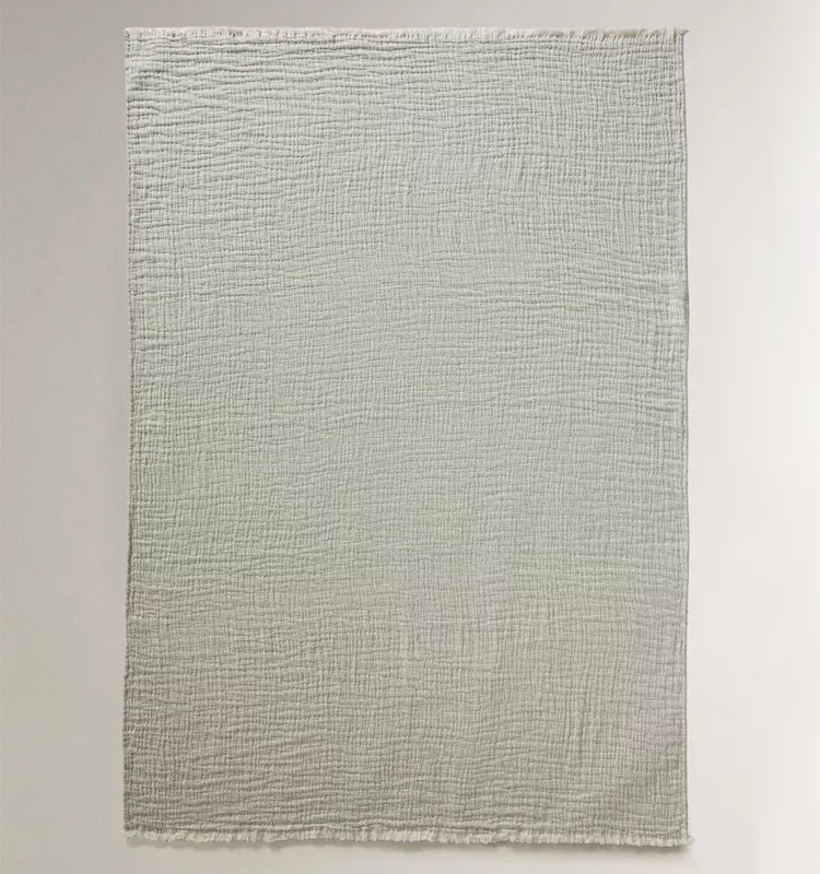 MANTA JACQUARD TEXTURA en Gris - Textiles, Uruguay | Zara Home