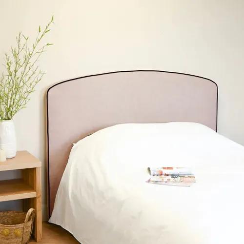 Respaldo tapizado con vivos curvos en Rosa - Dormitorio, Uruguay | Pieza Clave