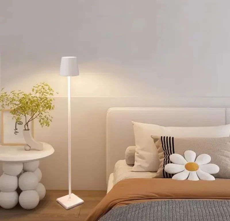 Lámpara KLEA de pie en Blanco - Lámparas de pie, Uruguay | Simple Deco, vista 6