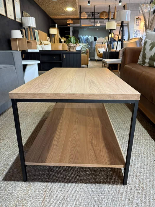 Mesa de Centro Ratona Rectangular Tapa Doble (Olmo y Hierro Negro) en Madera natural - Mesas de living, Uruguay | Berna Home, vista 6