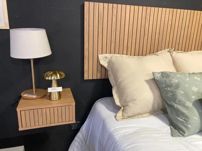 Mesa de Luz Aerea Capri - Olmo en Madera natural - Mesas de luz, Uruguay | Berna Home, vista 9
