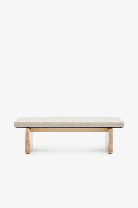Banco Topaz de chenilla beige y madera maciza de fresno - con acabado natural 150cm FSC 100% en Beige - Butacas, banquetas y puffs, Uruguay | Kavehome, vista 7