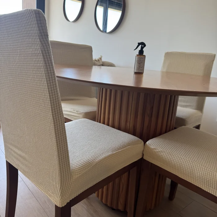 Funda cubre silla elastizada lisa - crema en Beige - Textiles, Uruguay | Buho Store, vista 3