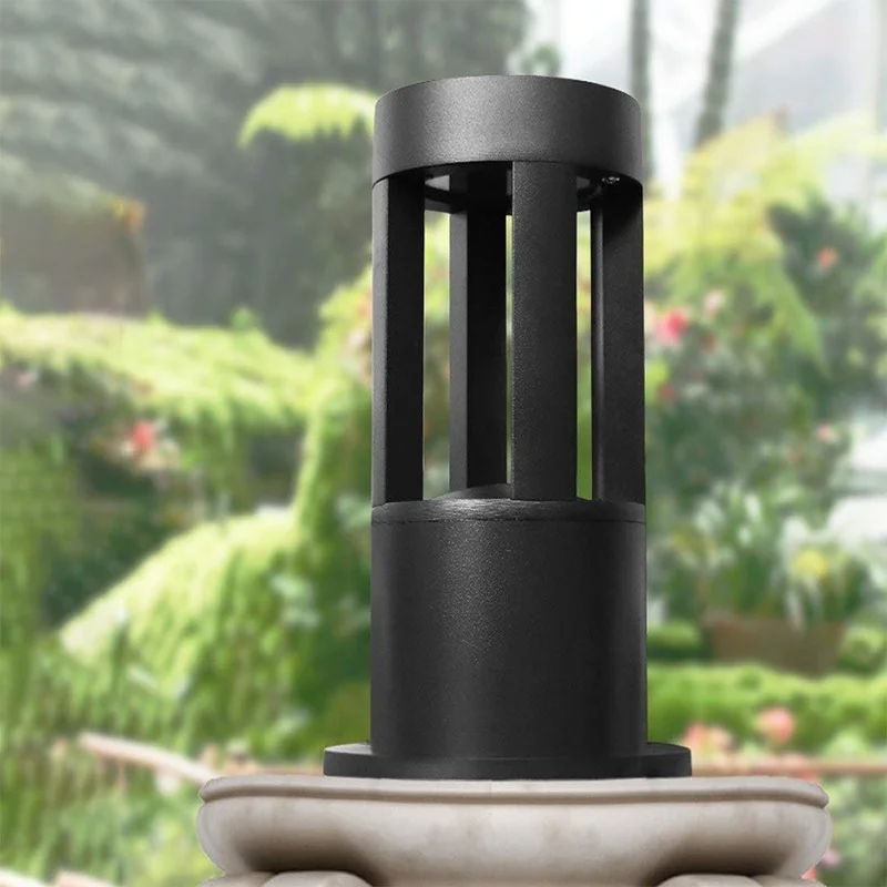 Luminaria Bolardo Exterior Lynn 5W 30 cm en Negro - Lámparas de pie, Uruguay | Serlux, vista 4