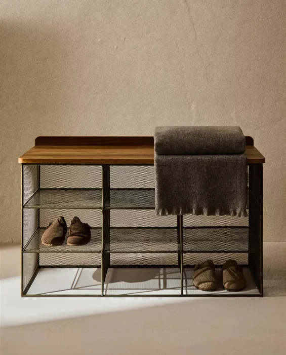 BANCO ZAPATERO DE METAL Y MADERA en Madera natural - Aparadores y recibidores, Uruguay | Zara Home