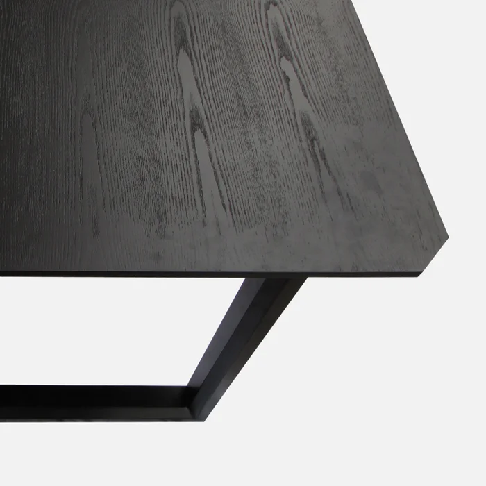 Mesa de comedor Niki en Negro - Mesas de living, Uruguay | Walnut, vista 2