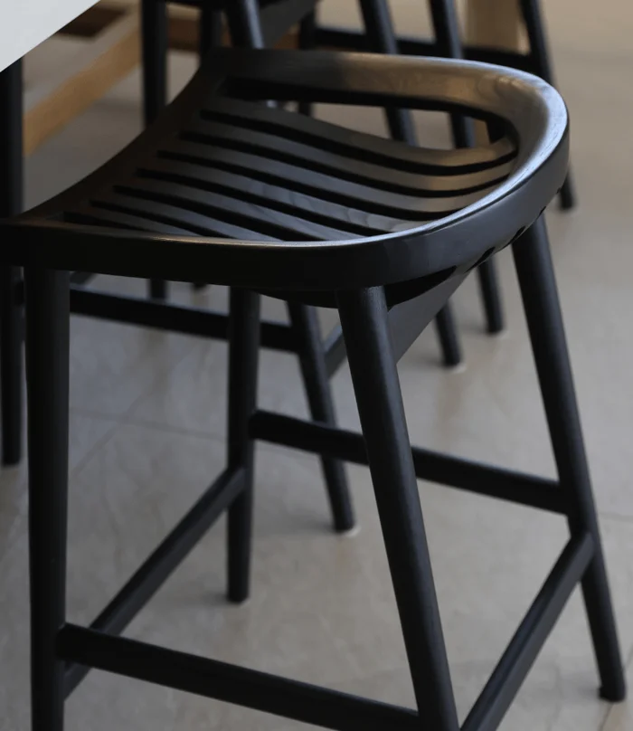 BANCO ALTO KONDO TEKA NEGRO en Negro - Butacas, banquetas y puffs, Uruguay | Masinfinito Casa, vista 2