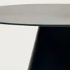 Mesa Wilshire de cristal templado y metal con acabado pintado negro Ø 120 cm en Negro - Mesas de comedor, Uruguay | Kavehome, vista 3 de 5