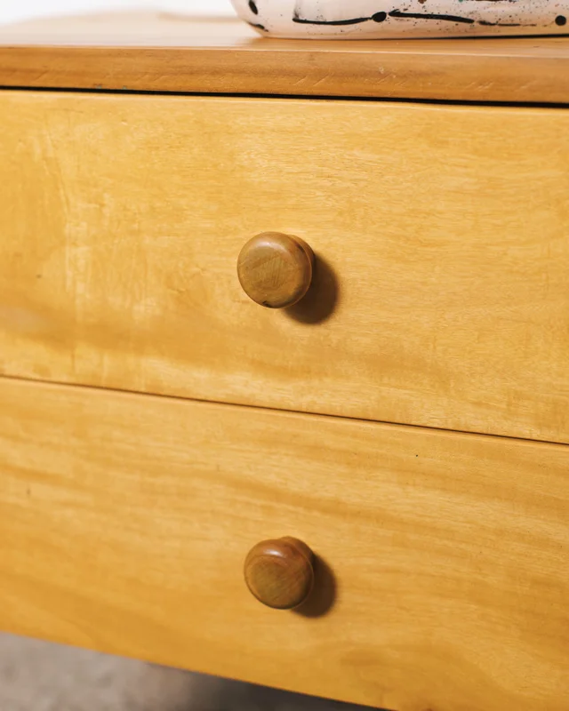 MESA DE LUZ GÉMINIS en Madera natural - Mesas de luz, Uruguay | Fundamento Muebles, vista 3