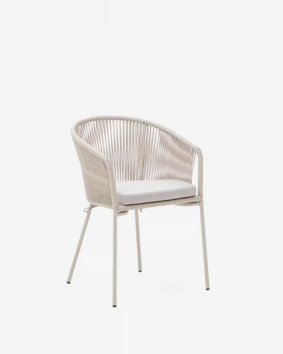Silla Yanet de cuerda sintética crudo y patas de acero galvanizado en Blanco - Sillas, Uruguay | Kavehome