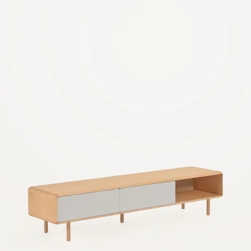 Mueble TV Anielle 2 puertas de madera maciza y chapa de fresno 180 x 41 cm en Beige, Natural - Muebles para TV, Uruguay | Kavehome