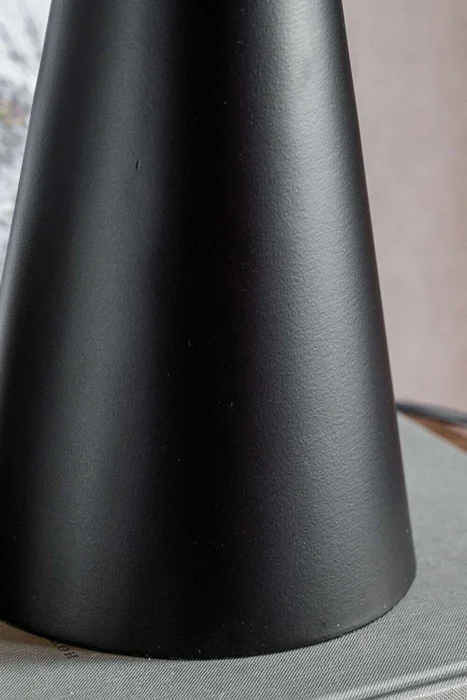 LAMPARA LIPA MATT - BLACK en Negro - Lámparas de mesa, Uruguay | La Iberica, vista 5