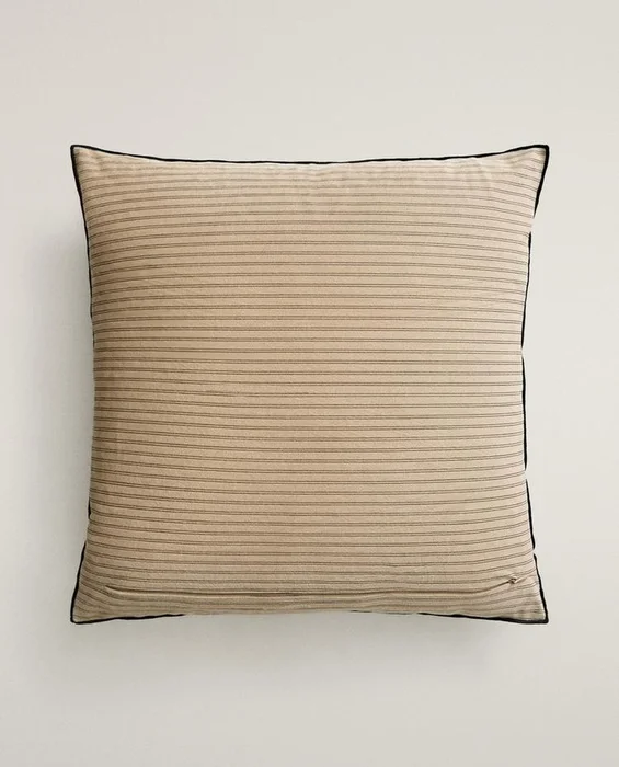 FUNDA COJÍN VELVET RAYAS en Beige - Textiles, Uruguay | Zara Home, vista 4